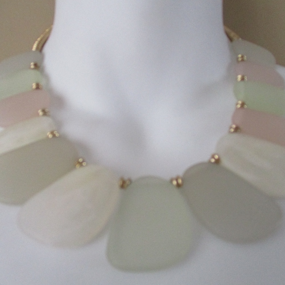Ann Taylor LOFT Pastel Flat Stone FAN Necklace NWT 395